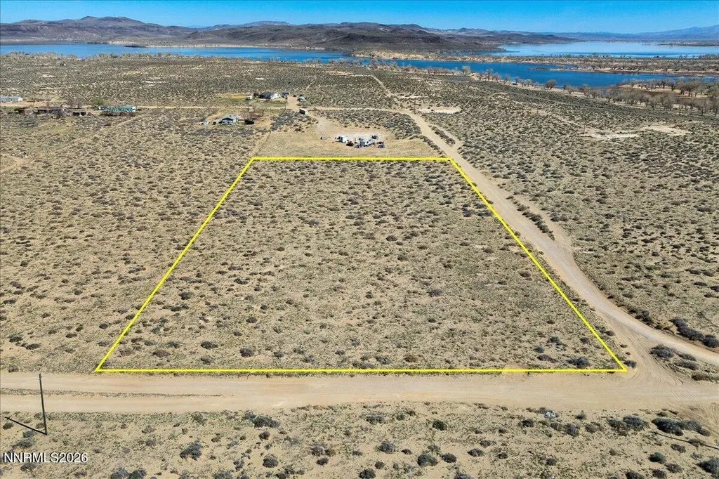 3900 Lemon Silver Springs NV 89429