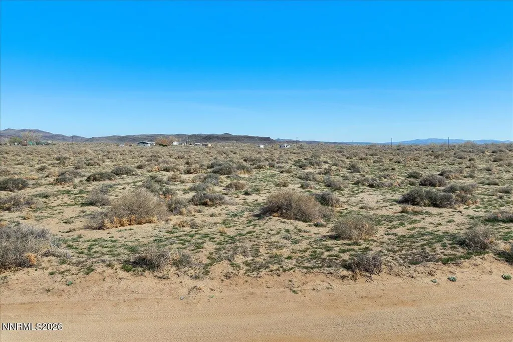3900 Lemon Silver Springs NV 89429