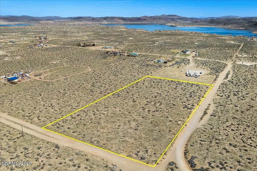 3900 Lemon Silver Springs NV 89429