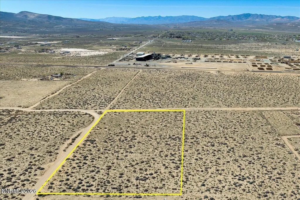 3900 Lemon Silver Springs NV 89429