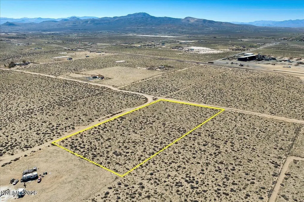 3900 Lemon Silver Springs NV 89429