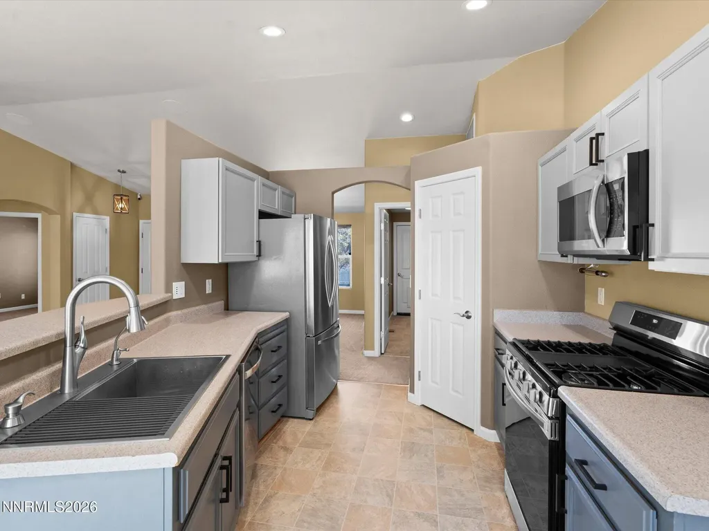 111 Shadow Mountain Fernley NV 89408