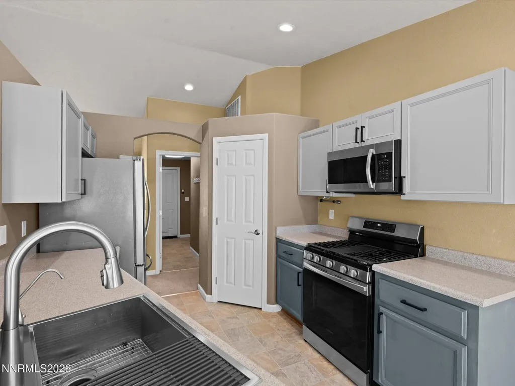 111 Shadow Mountain Fernley NV 89408