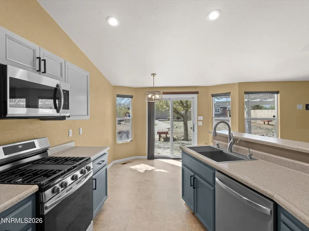 111 Shadow Mountain Fernley NV 89408