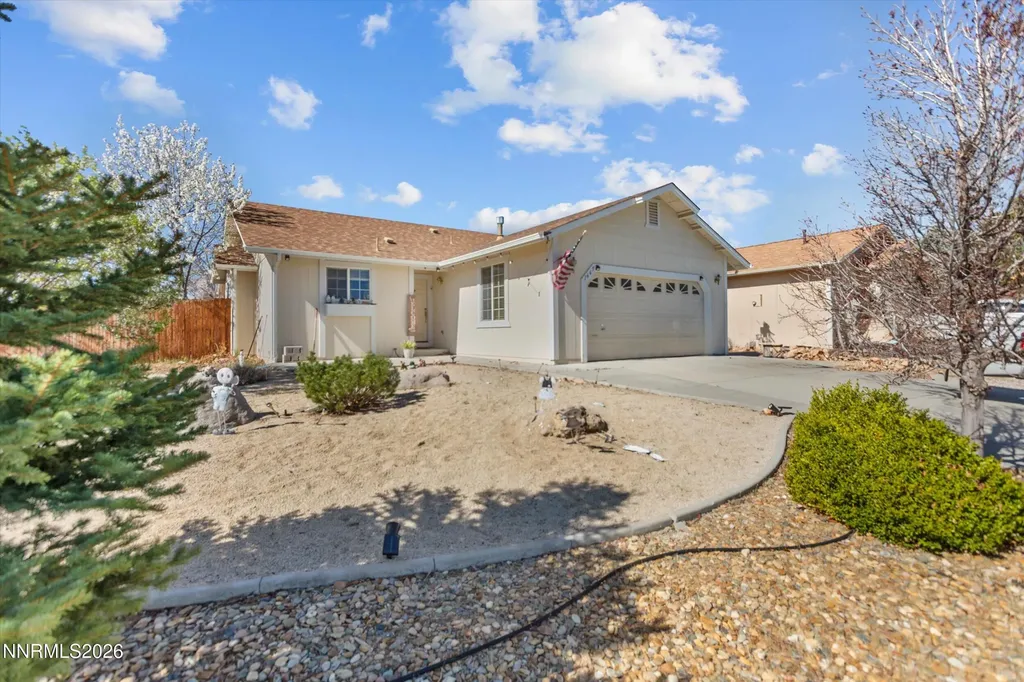 1665 Talking Sparrow Spanish Springs NV 89441