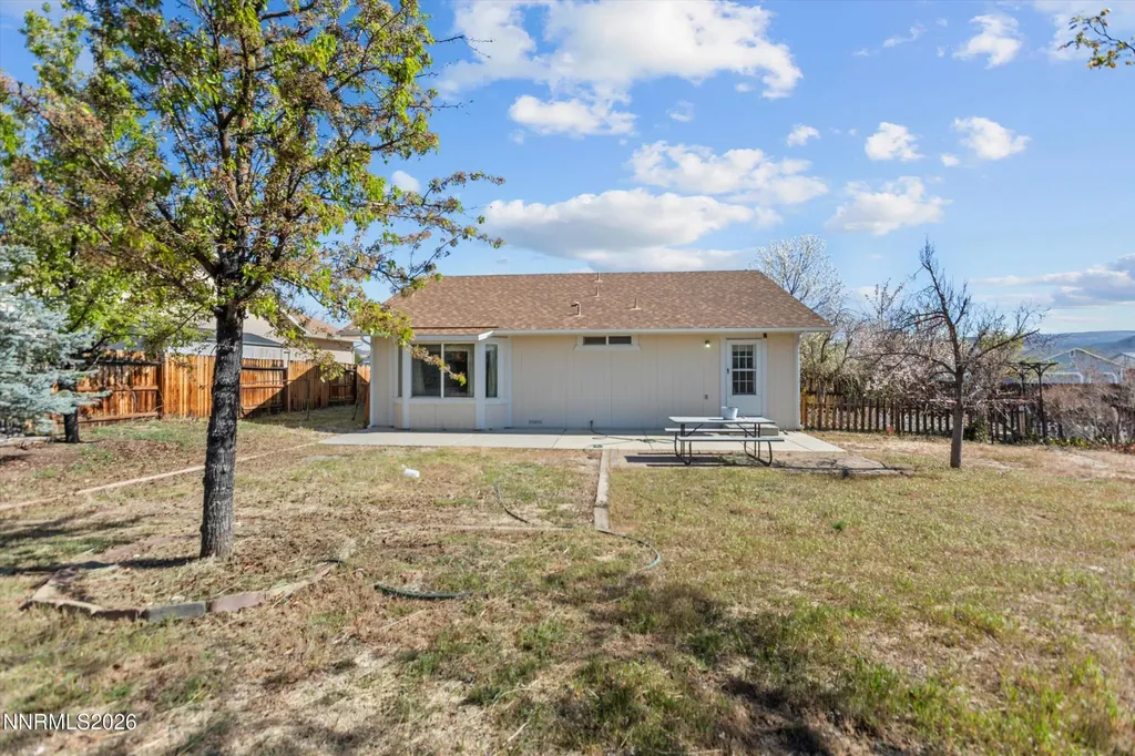 1665 Talking Sparrow Spanish Springs NV 89441