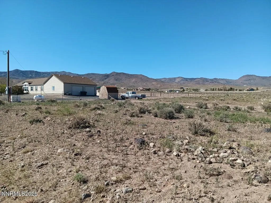 12460 Seneca Stagecoach NV 89429