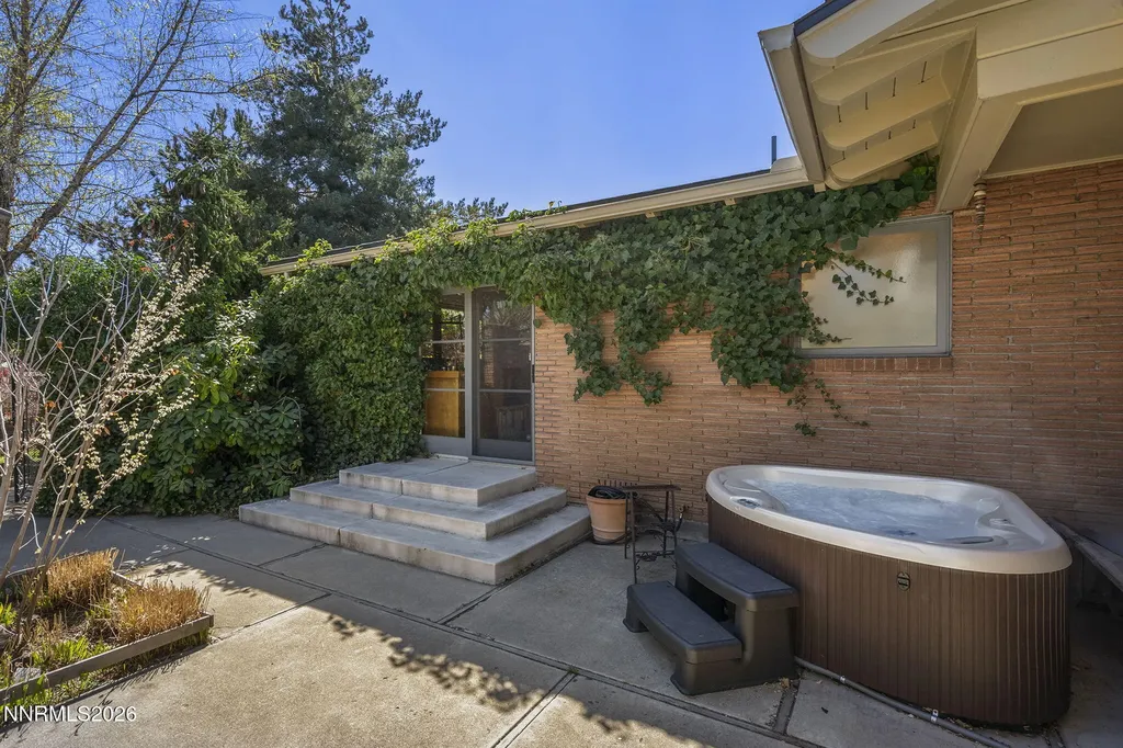 1180 Sharon Reno NV 89509