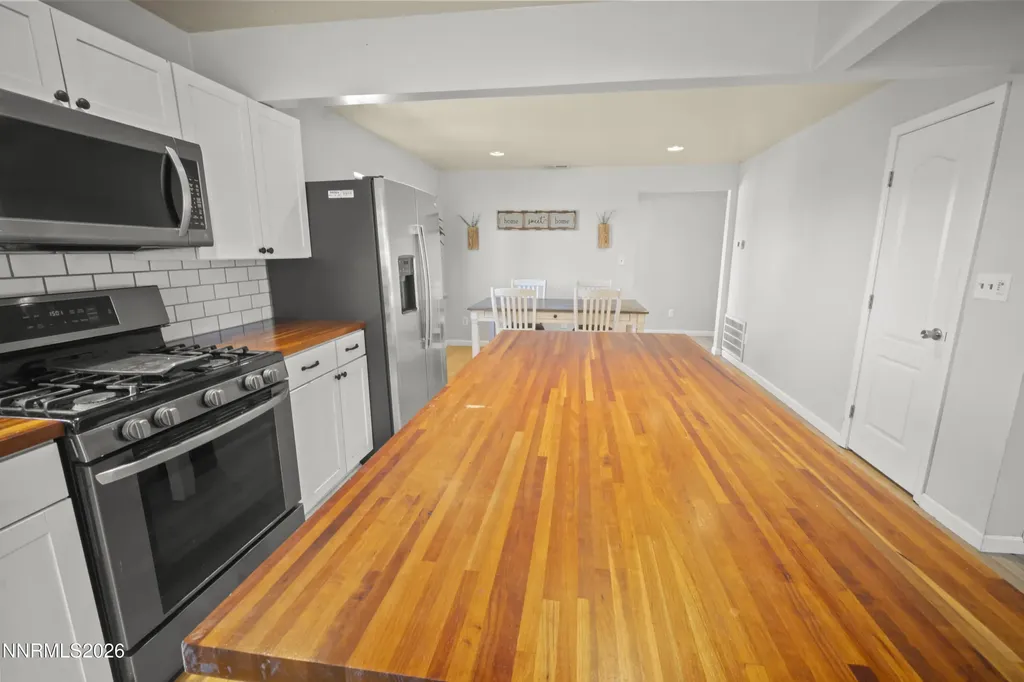 940 Curtis Fernley NV 89408