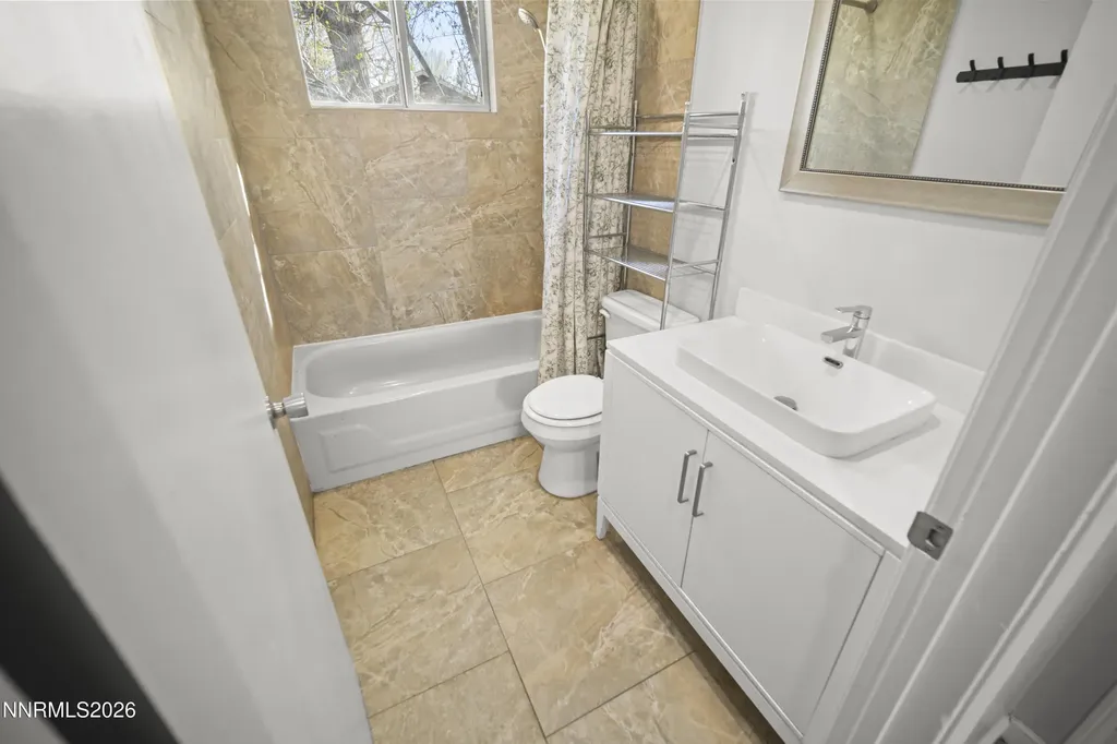 940 Curtis Fernley NV 89408