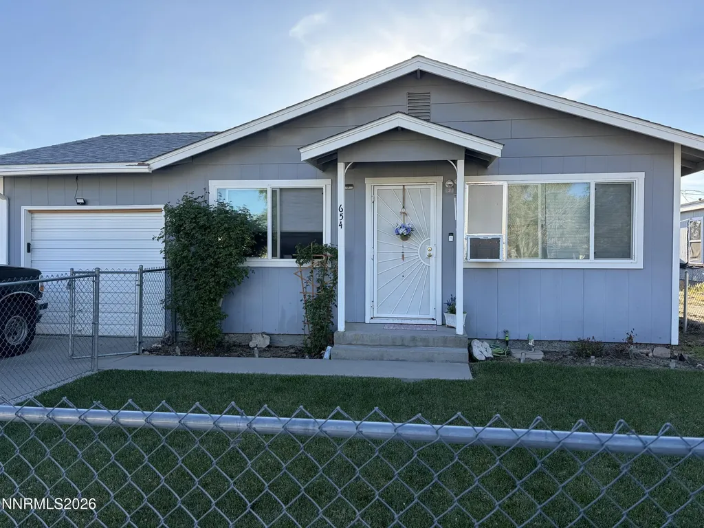 654 Douglas Fallon NV 89406