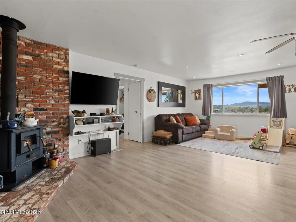 21 Van Fleet Yerington NV 89447
