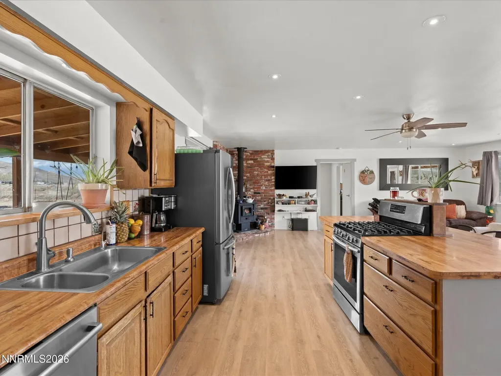 21 Van Fleet Yerington NV 89447