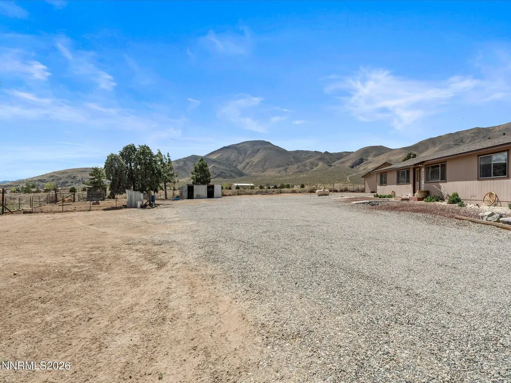 21 Van Fleet Yerington NV 89447
