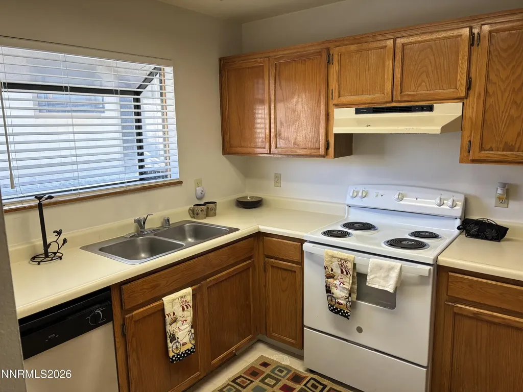 4985 7th Reno NV 89503