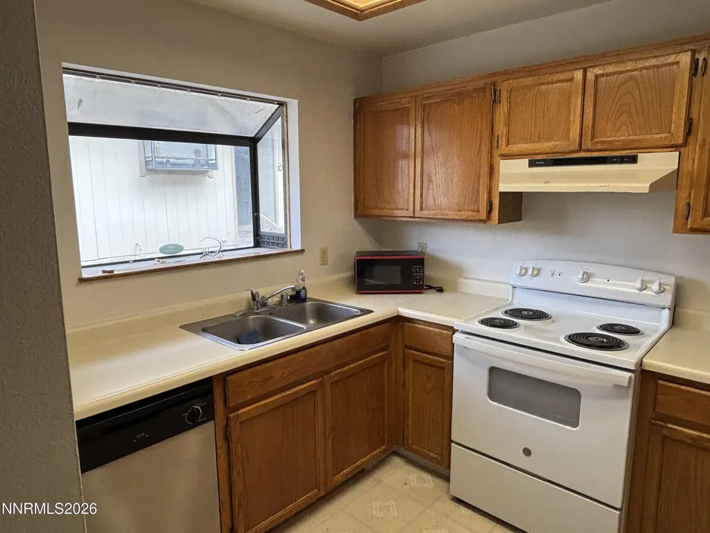 4985 7th Reno NV 89503