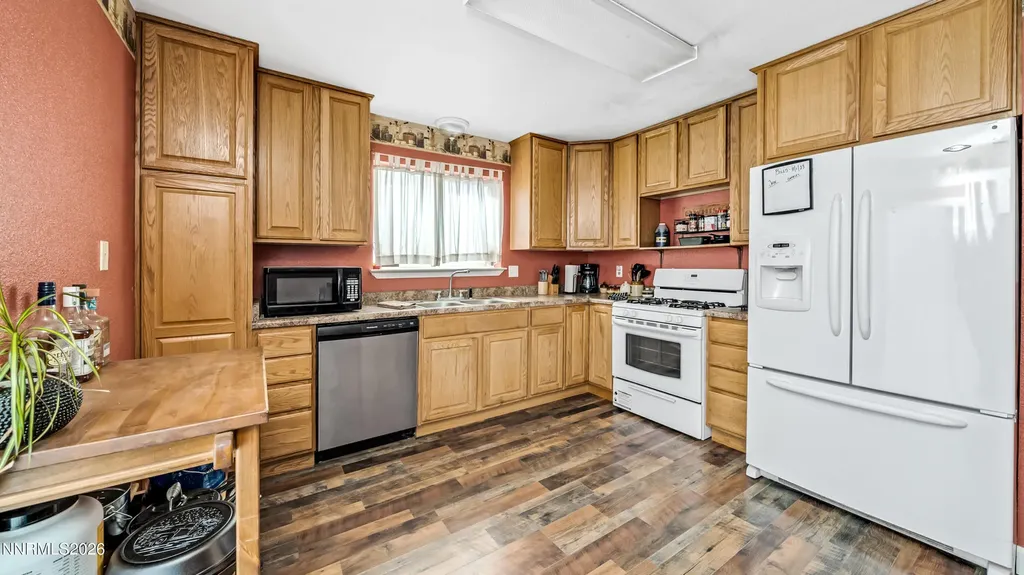 35 Buffalo Yerington NV 89447