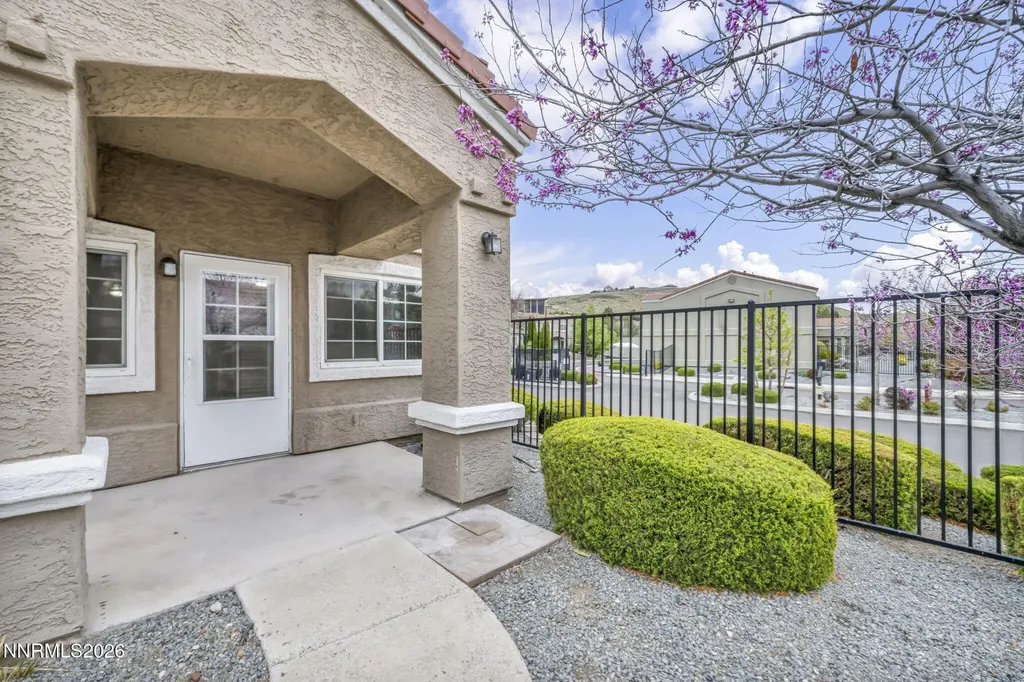 5695 Vista Luna Sparks NV 89436