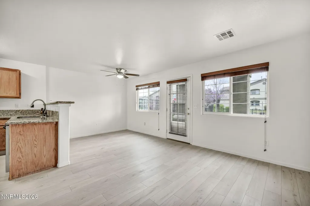 5695 Vista Luna Sparks NV 89436