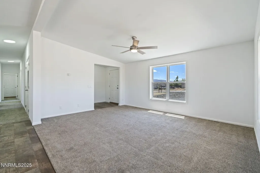 8260 Sycamore Silver Springs NV 89429