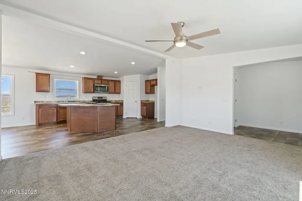 8260 Sycamore Silver Springs NV 89429