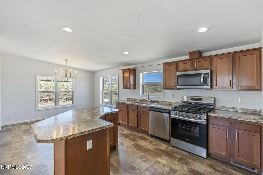 8260 Sycamore Silver Springs NV 89429