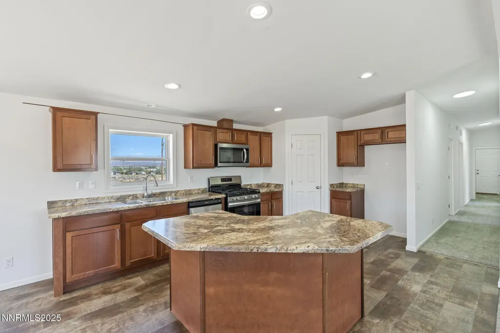 8260 Sycamore Silver Springs NV 89429