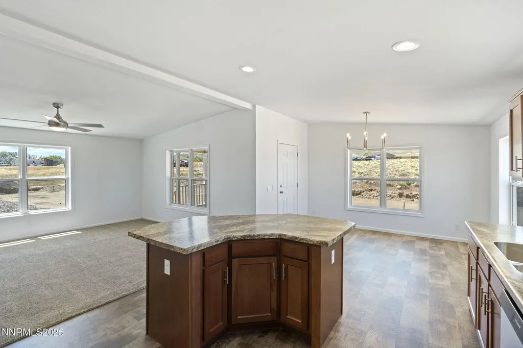 8260 Sycamore Silver Springs NV 89429