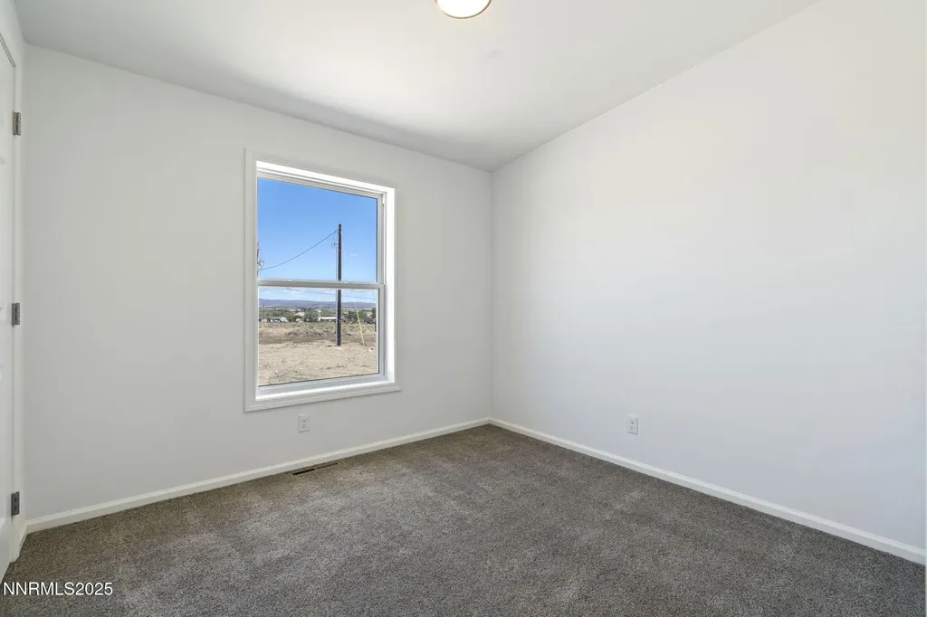 8260 Sycamore Silver Springs NV 89429