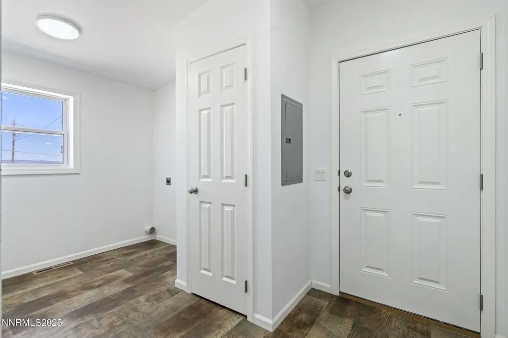 8260 Sycamore Silver Springs NV 89429