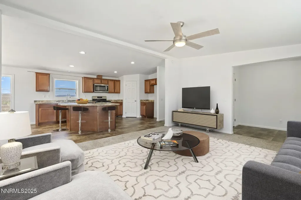 8260 Sycamore Silver Springs NV 89429