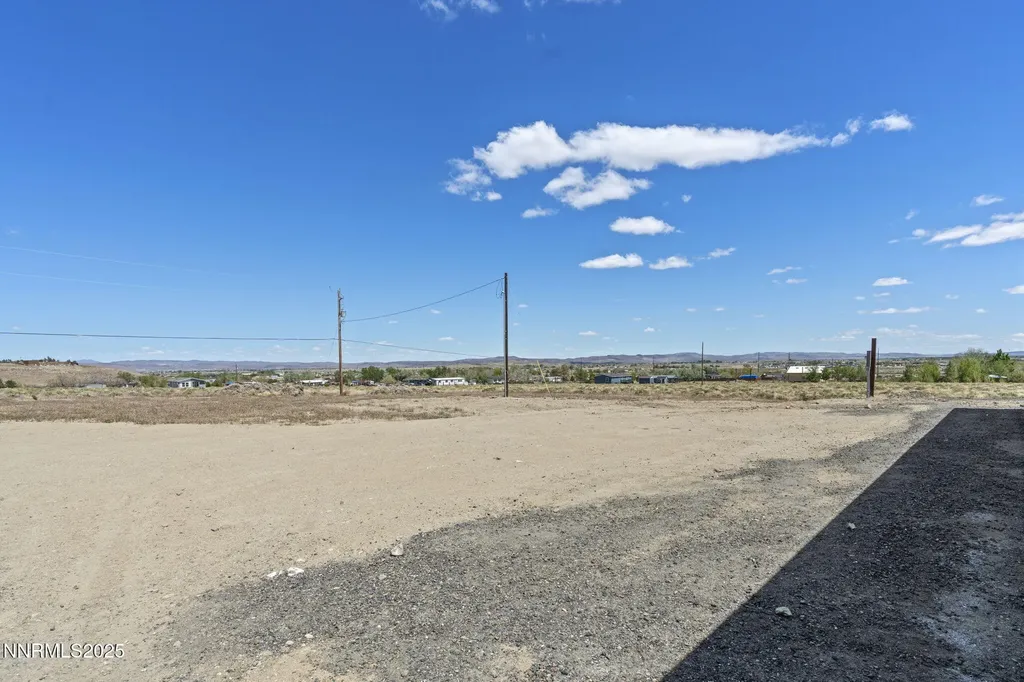 8260 Sycamore Silver Springs NV 89429