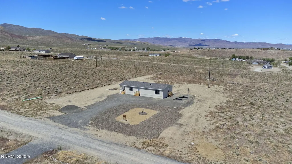 8260 Sycamore Silver Springs NV 89429