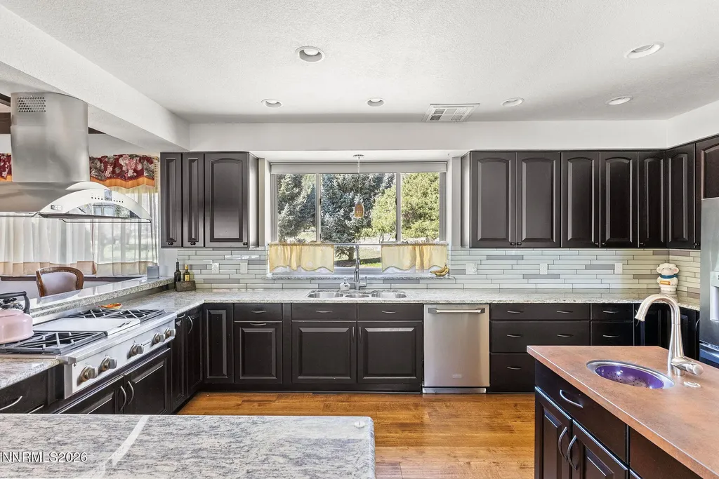 220 Limousin Genoa NV 89411