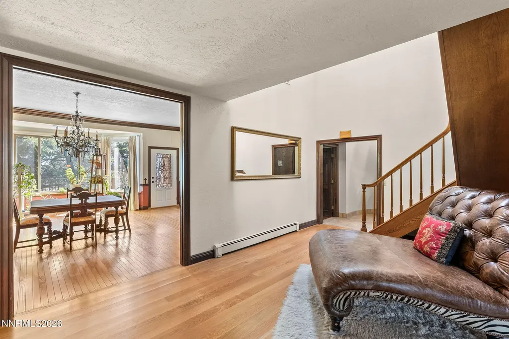 220 Limousin Genoa NV 89411