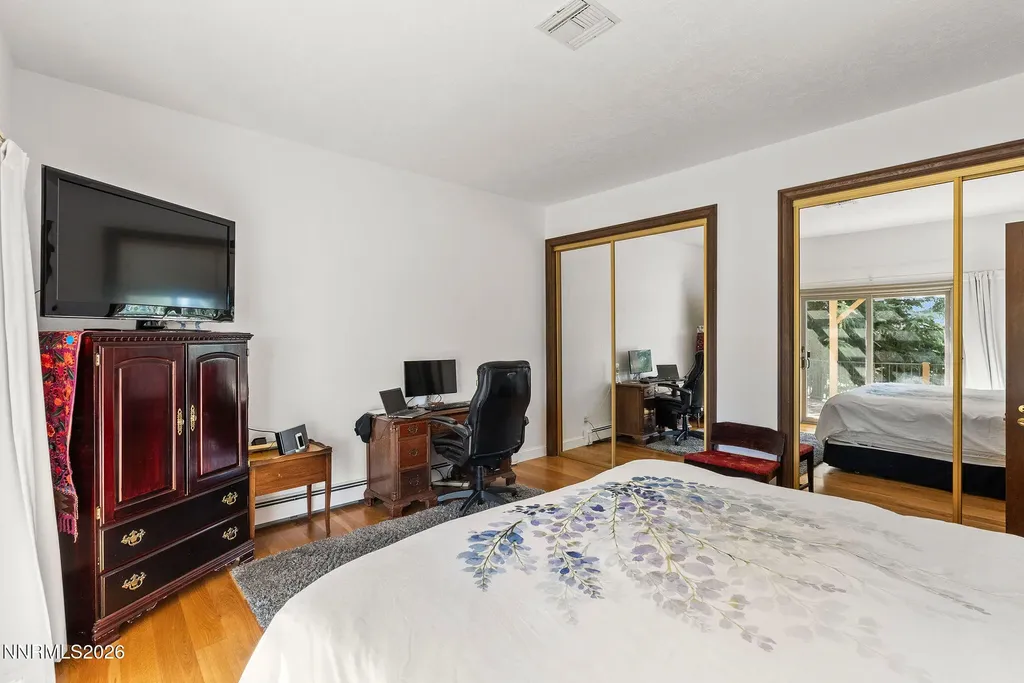 220 Limousin Genoa NV 89411
