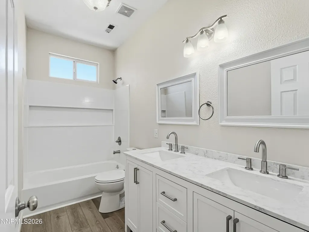 10493 Copper Wood Reno NV 89521