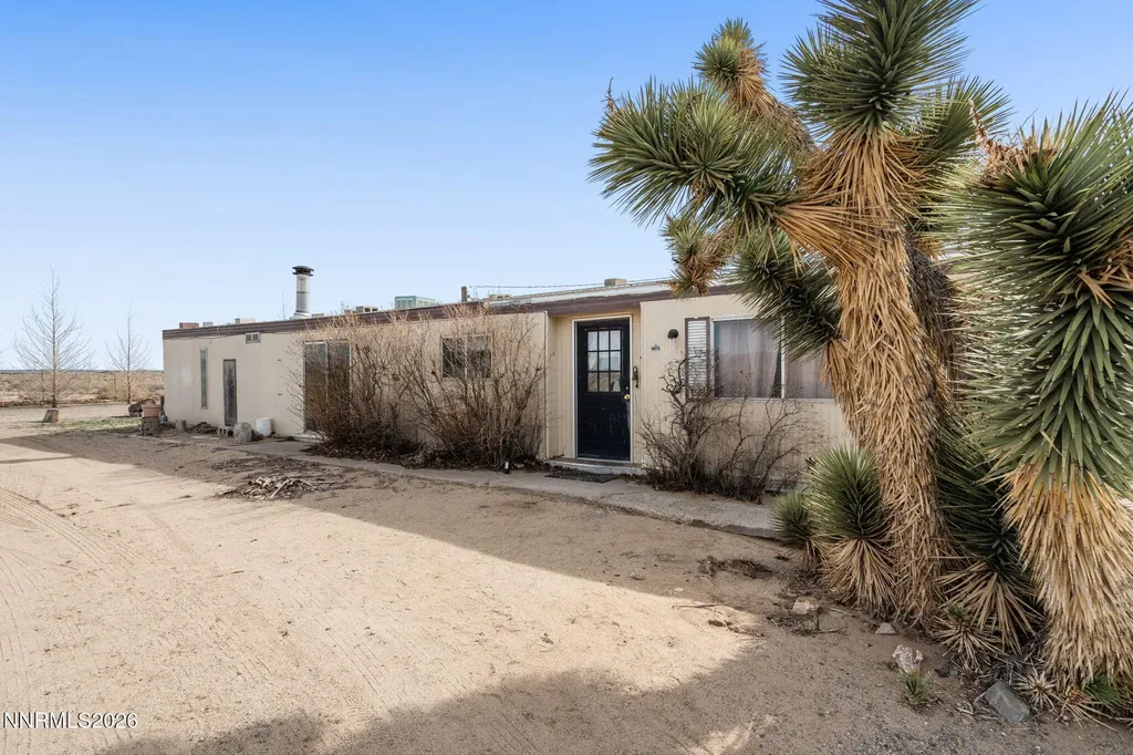1375 Fir Silver Springs NV 89429