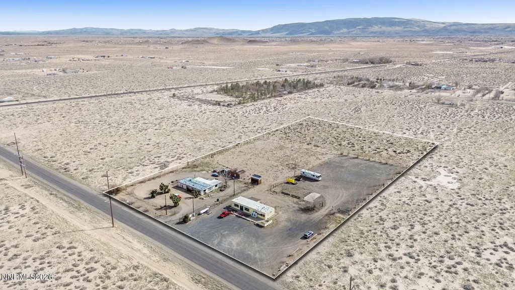 1375 Fir Silver Springs NV 89429
