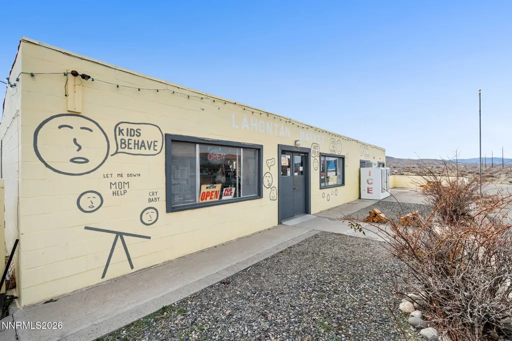 1375 Fir Silver Springs NV 89429
