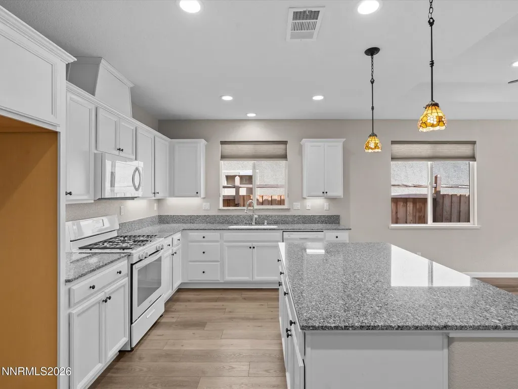 6572 Angels Orchard Sparks NV 89436