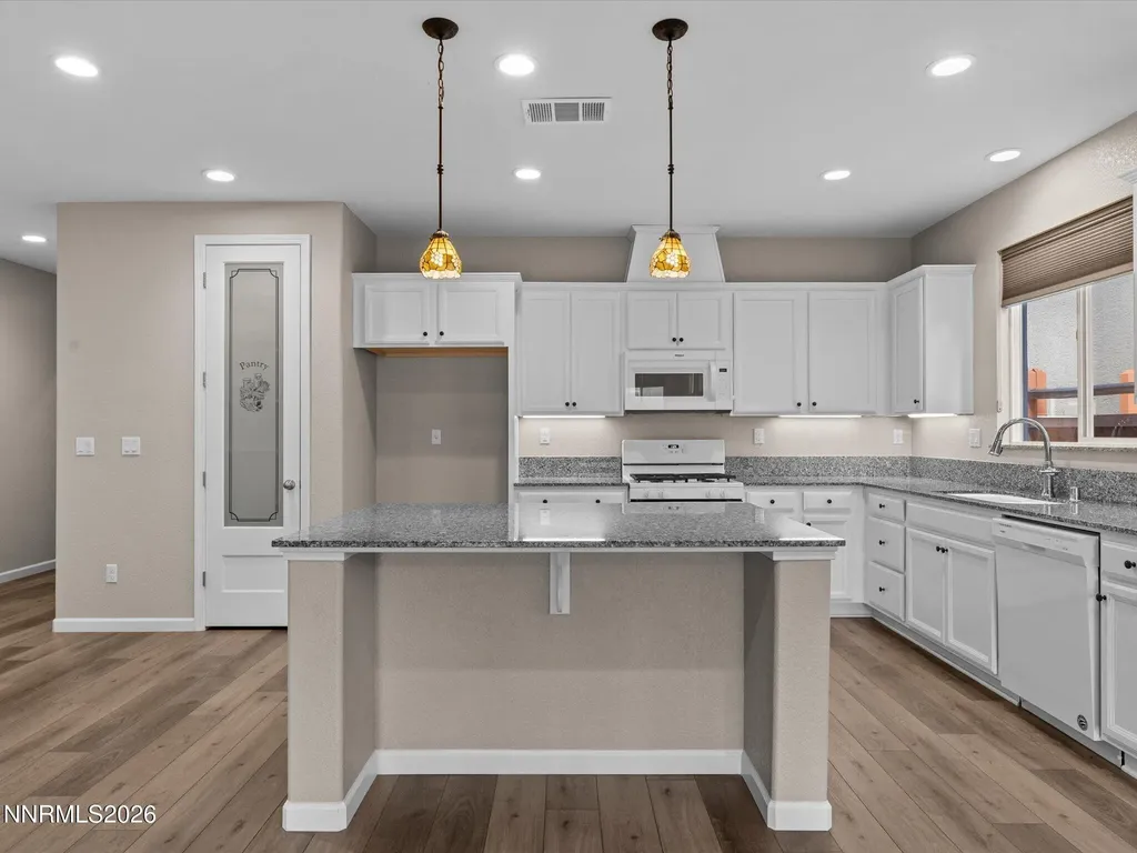 6572 Angels Orchard Sparks NV 89436