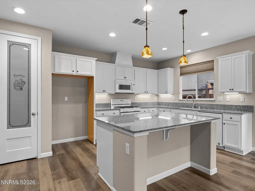 6572 Angels Orchard Sparks NV 89436