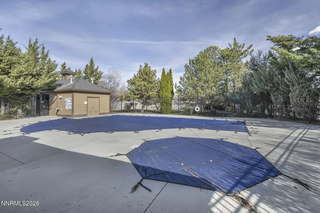 5421 Desert Peach Sparks NV 89436