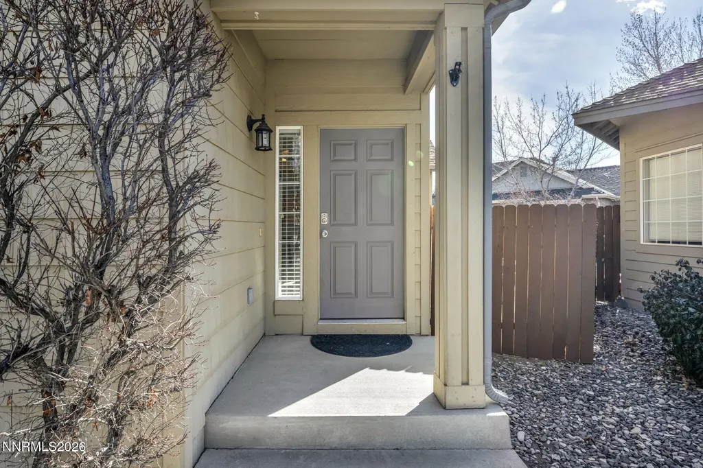5421 Desert Peach Sparks NV 89436