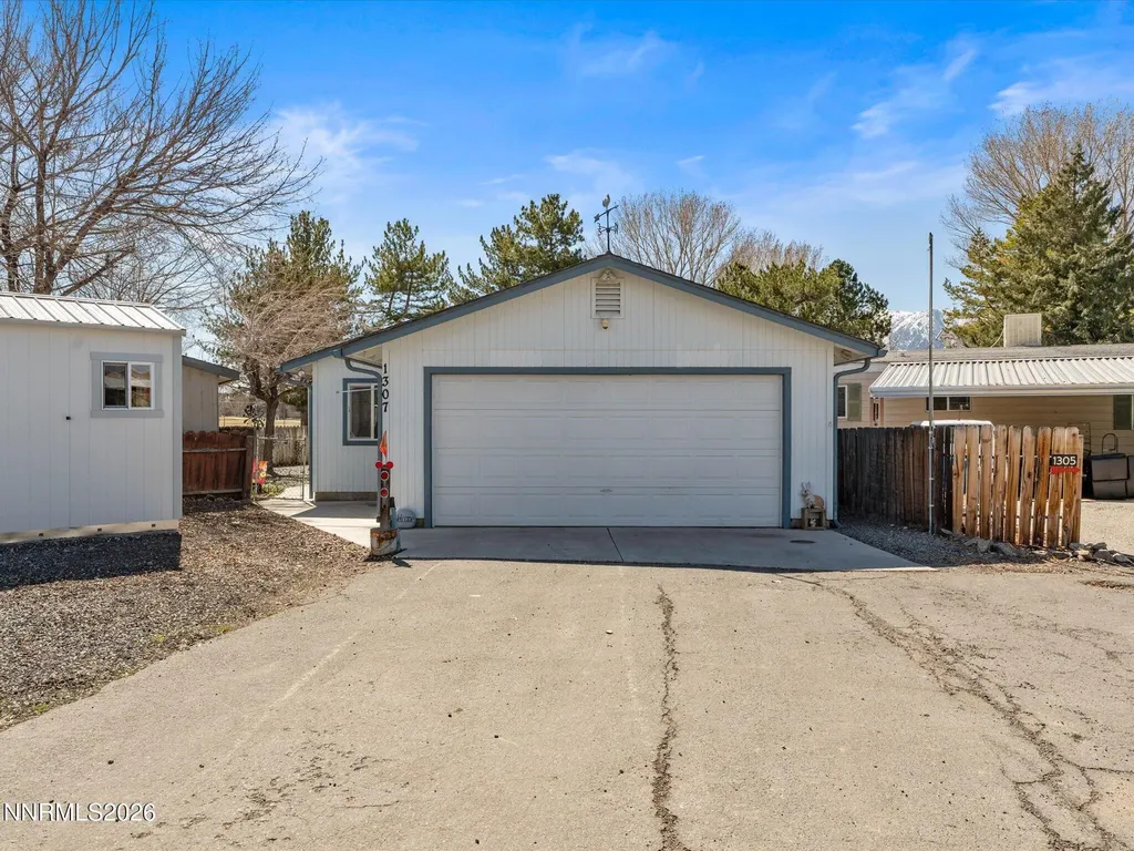 1307 Kingslane Gardnerville NV 89410