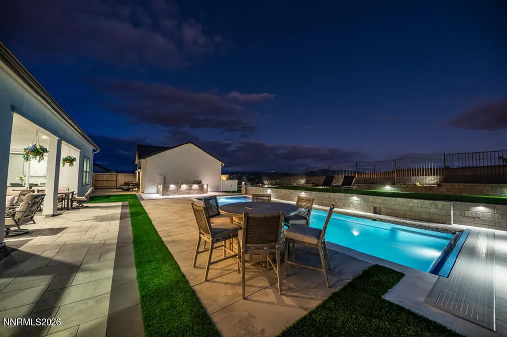 2958 Murrelet Sparks NV 89441