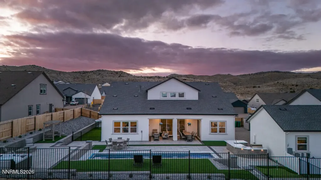 2958 Murrelet Sparks NV 89441
