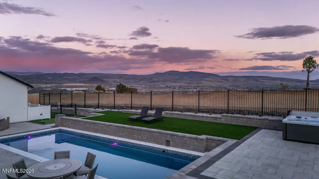 2958 Murrelet Sparks NV 89441