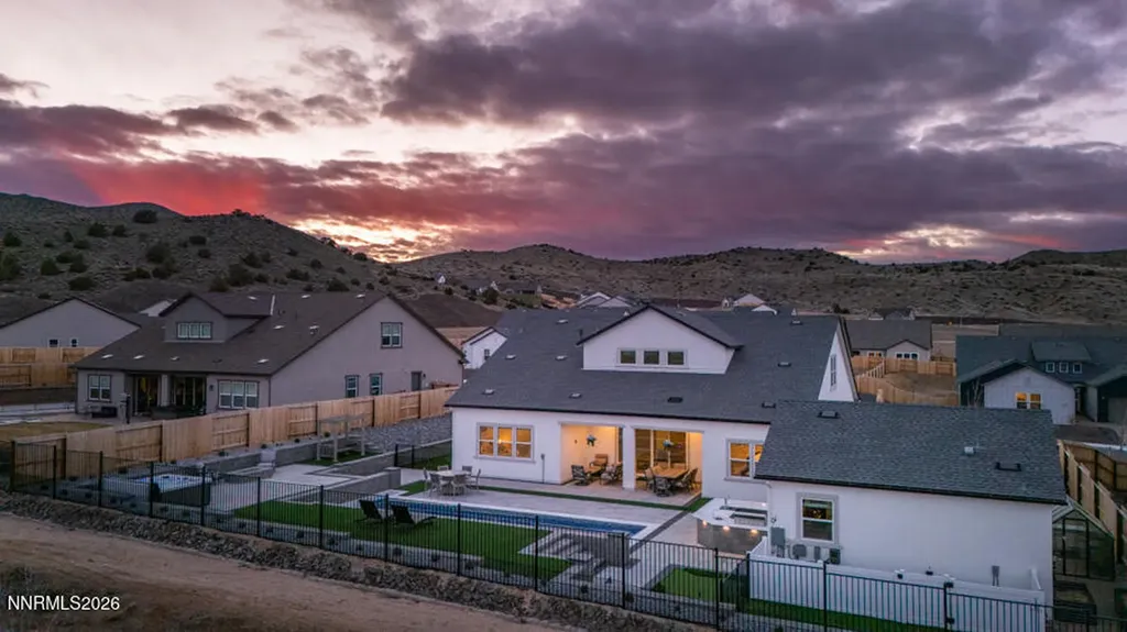 2958 Murrelet Sparks NV 89441